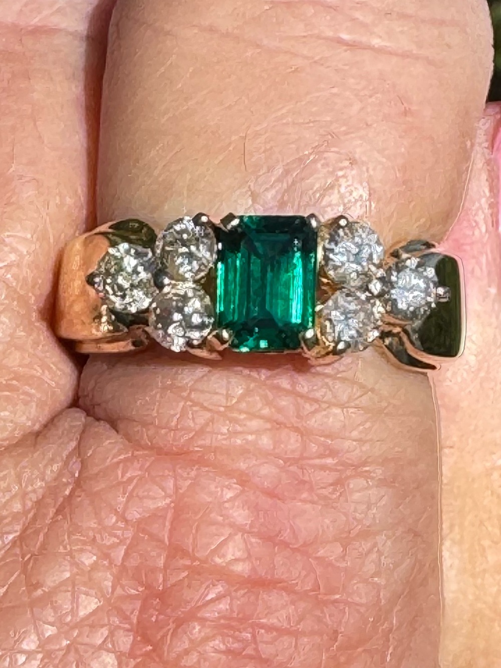 14k YG Emerald & Diamond Ring